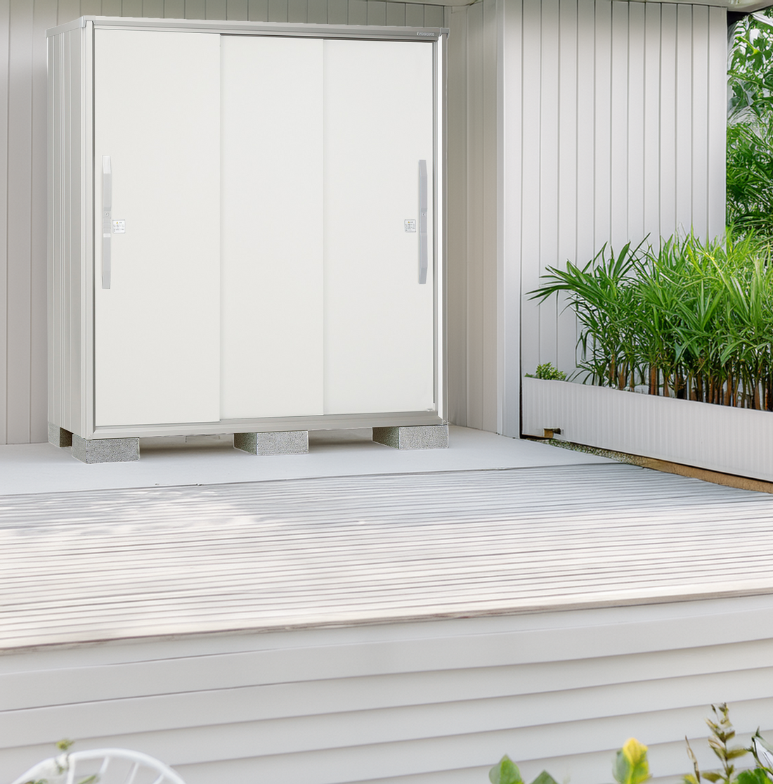 Small Yard, Big Impact: Vertical Storage Solutions