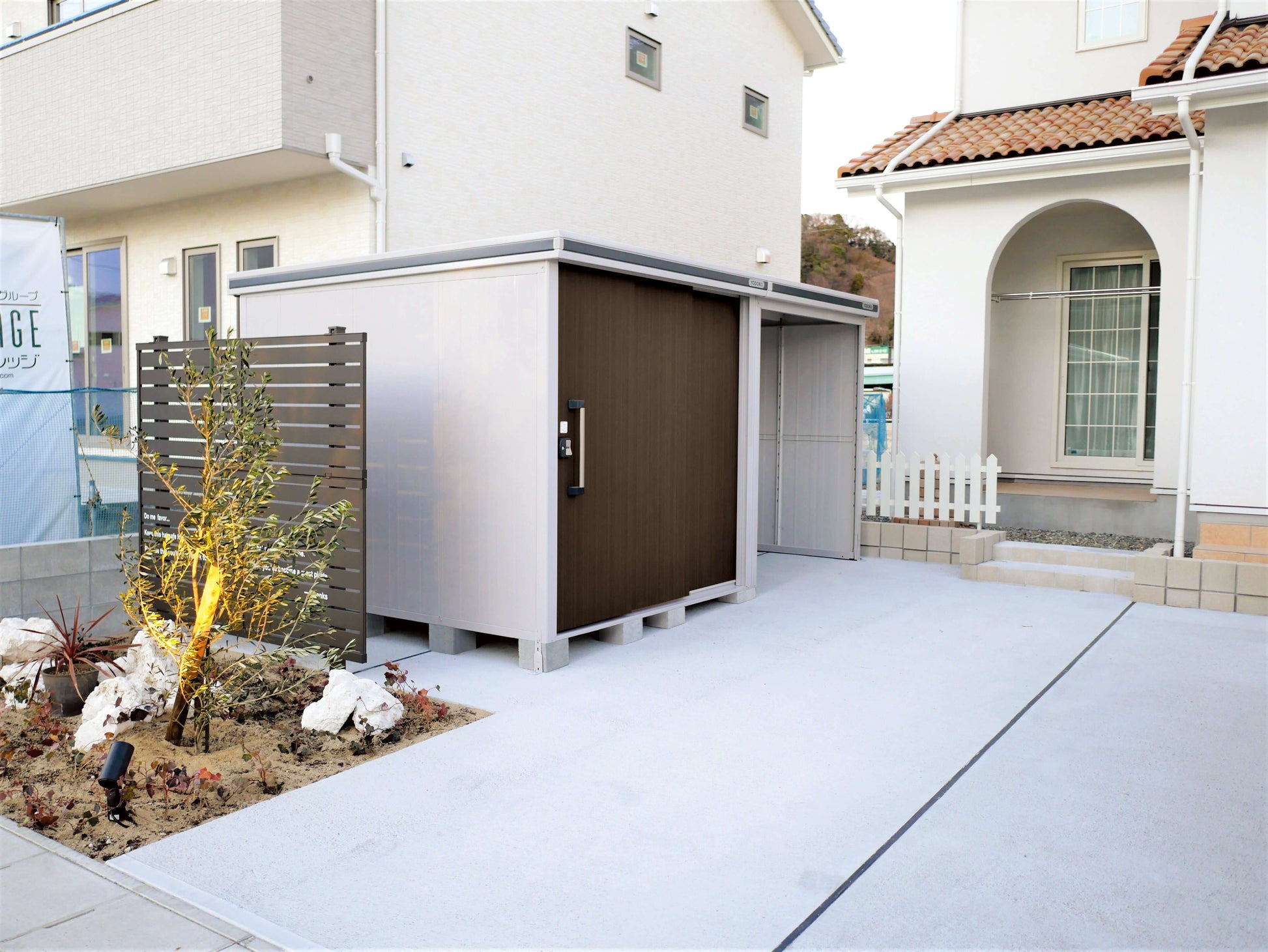 YODOKO LMDS Large Steel Stroage Shed in backyard